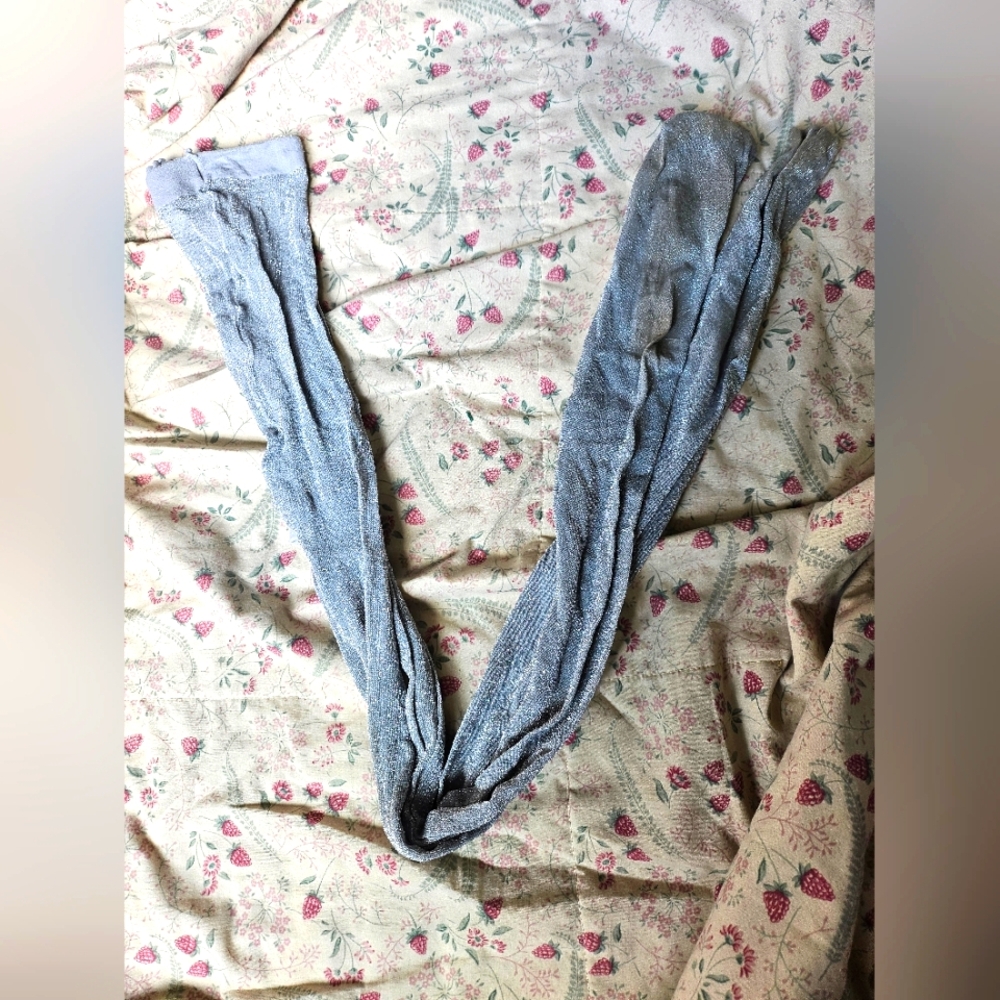 10/$15 Memoi 8-10 Silver Sparkly Tights